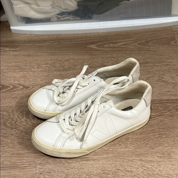 Veja White Sneakers - Picture 4 of 5